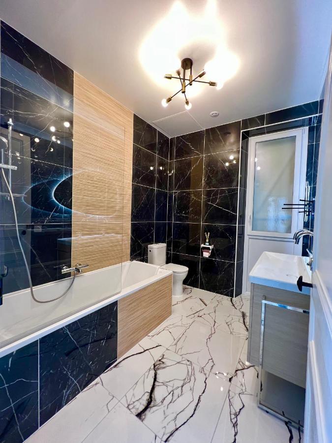 Appartement De Luxe Avec Fresque, Hyper Centre Et Parking Sure Φονταινεμπλώ Εξωτερικό φωτογραφία